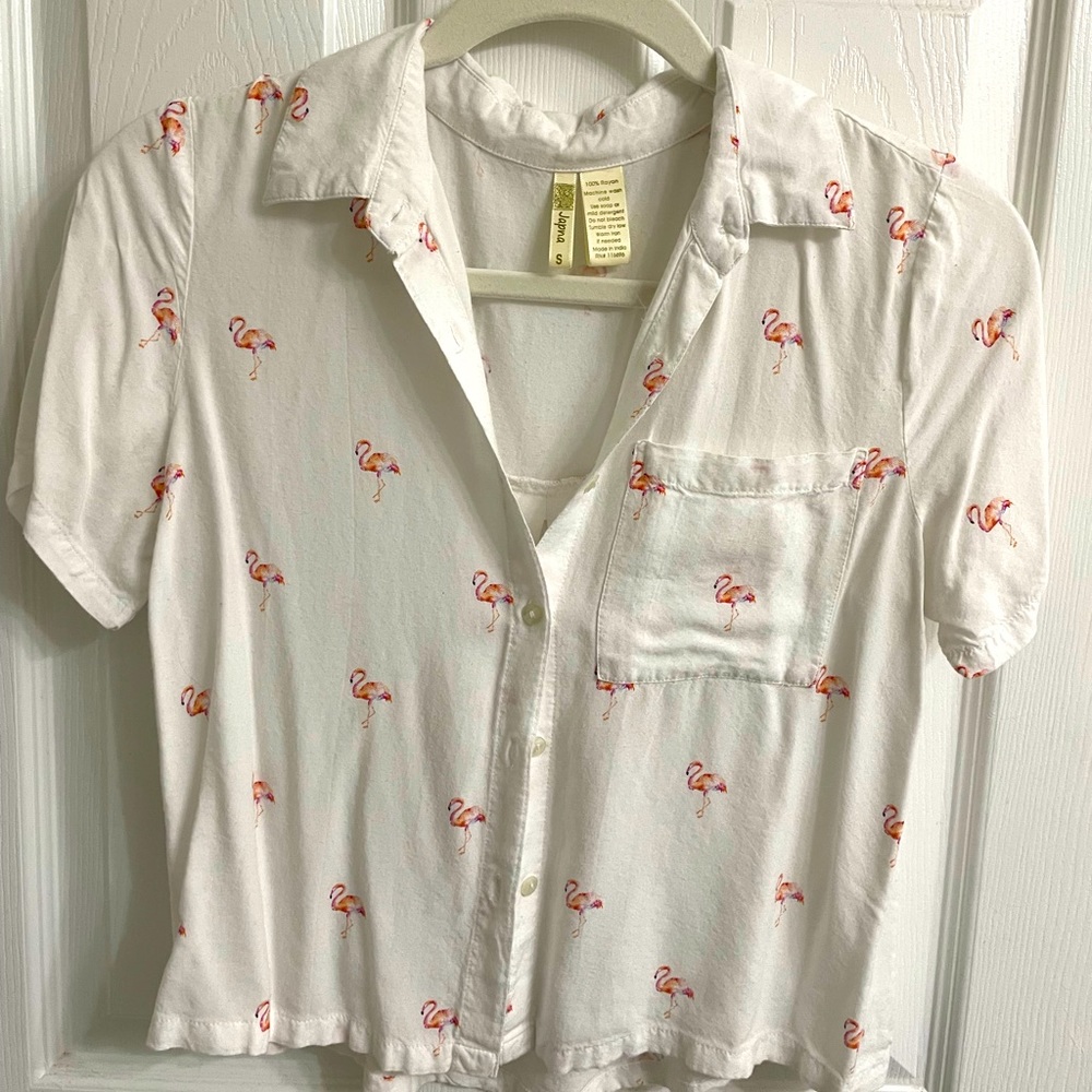 5/$25 Flamingo Print White Button Up Blouse Crop Top Short Sleeve Vcay